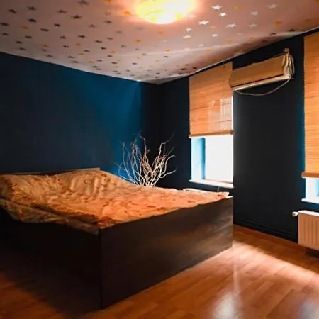 Fun House Hostel *